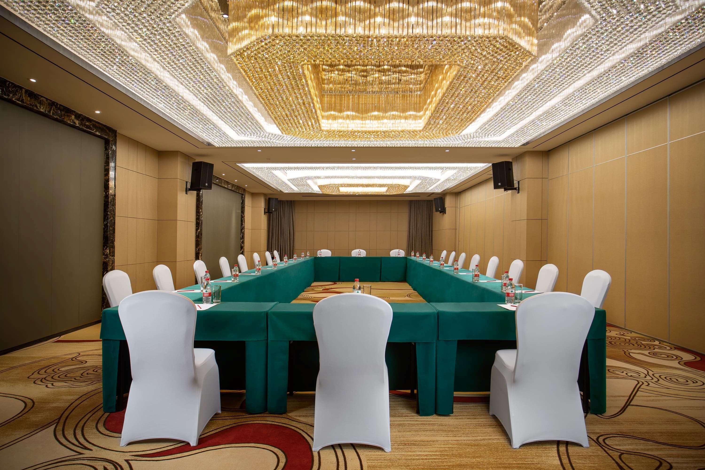 Готель Ramada Wyndham Zhengzhou Xinzheng Xinzheng  Екстер'єр фото